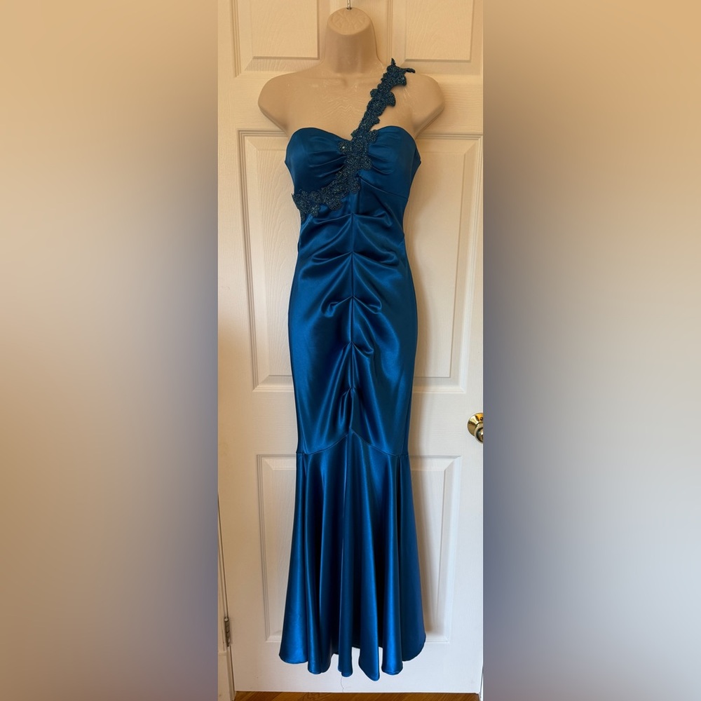 Xscape Mermaid Style Royal Blue Formal Satin Dress Gown One-shoulder Size 6 *EUC